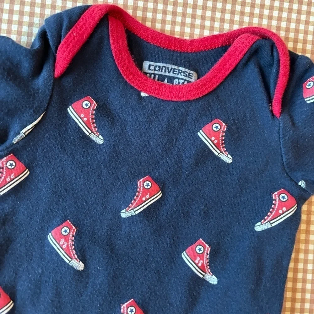 Bundle Converse Bodysuit high‎ tops print + Carter’s shorts. 0-6 months. 3-6 mo